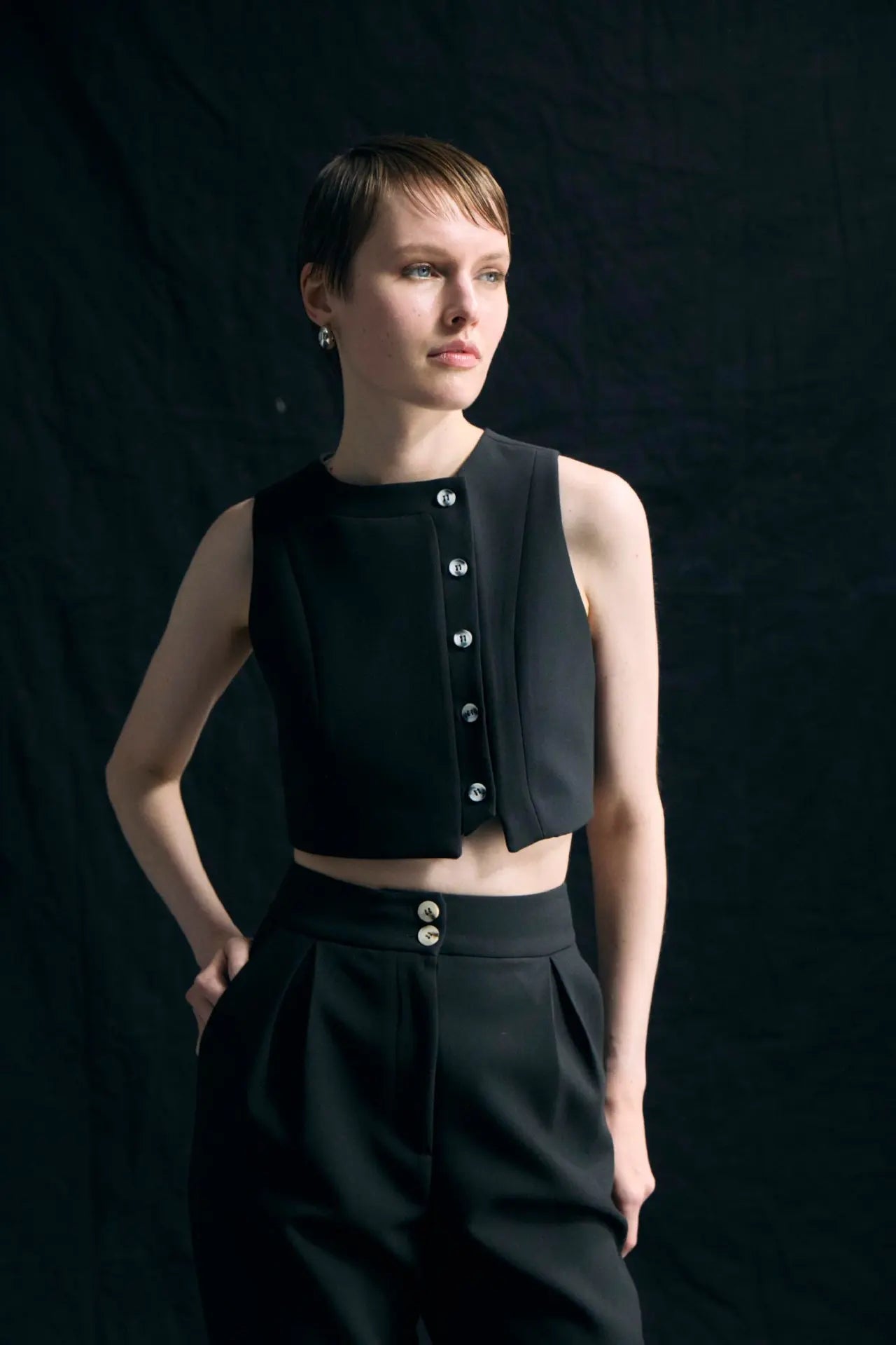 Women's Clothing 2025 New Spring and Summer Fashion Elegant Sleeveless Small Vest High Waist Nine-point Pants Two-piece Suit