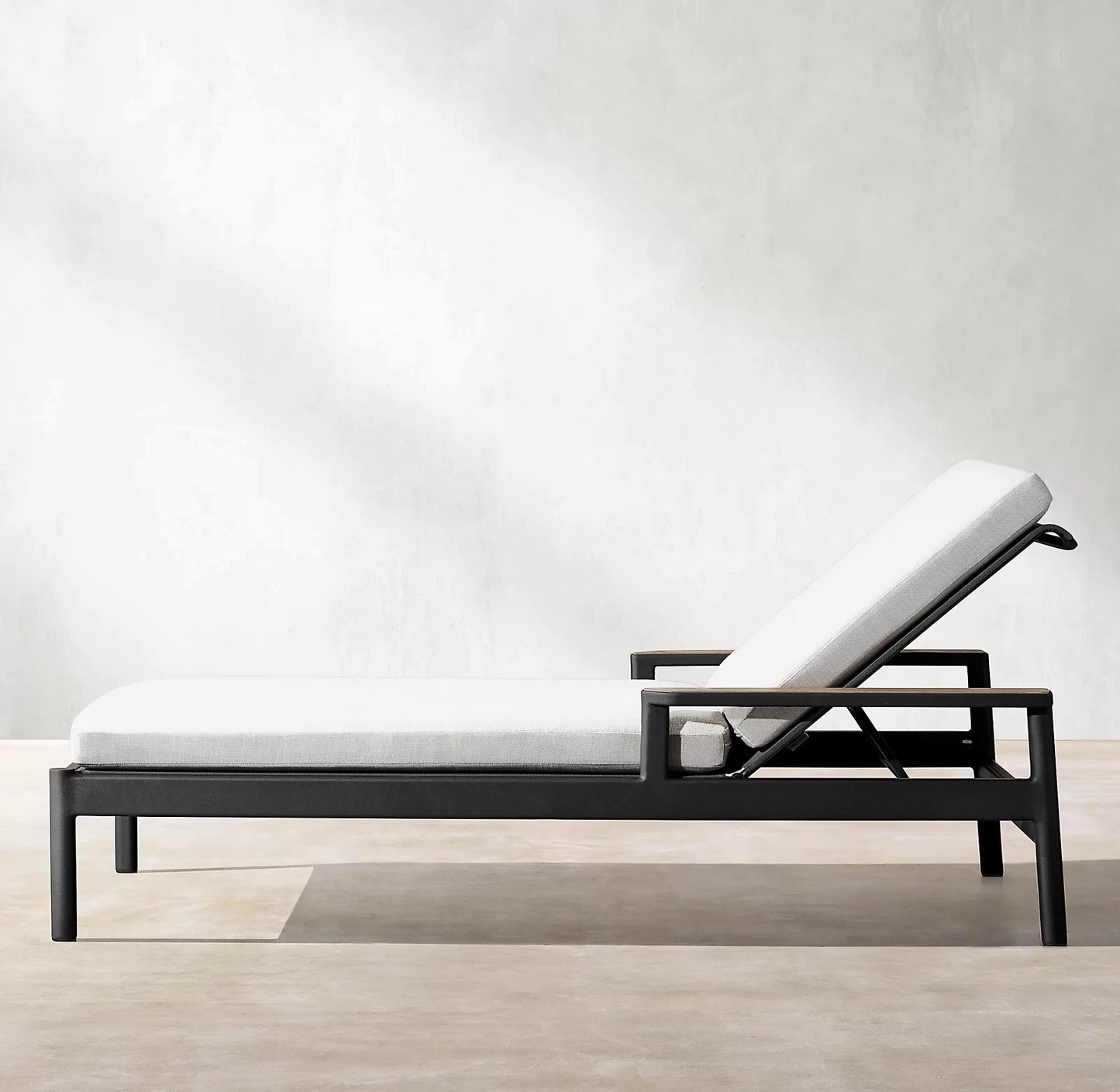 Hot Sale Outside Furniture Aluminum Sun Lounger Patio Pool Outdoor Daybed With Cushion