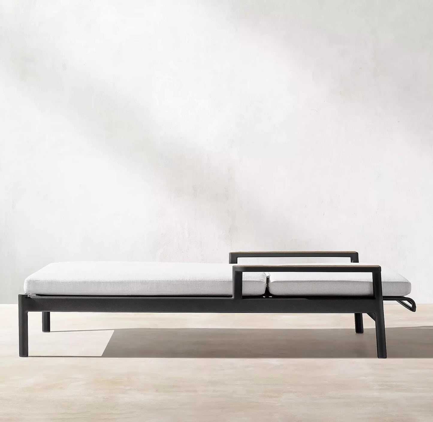 Hot Sale Outside Furniture Aluminum Sun Lounger Patio Pool Outdoor Daybed With Cushion